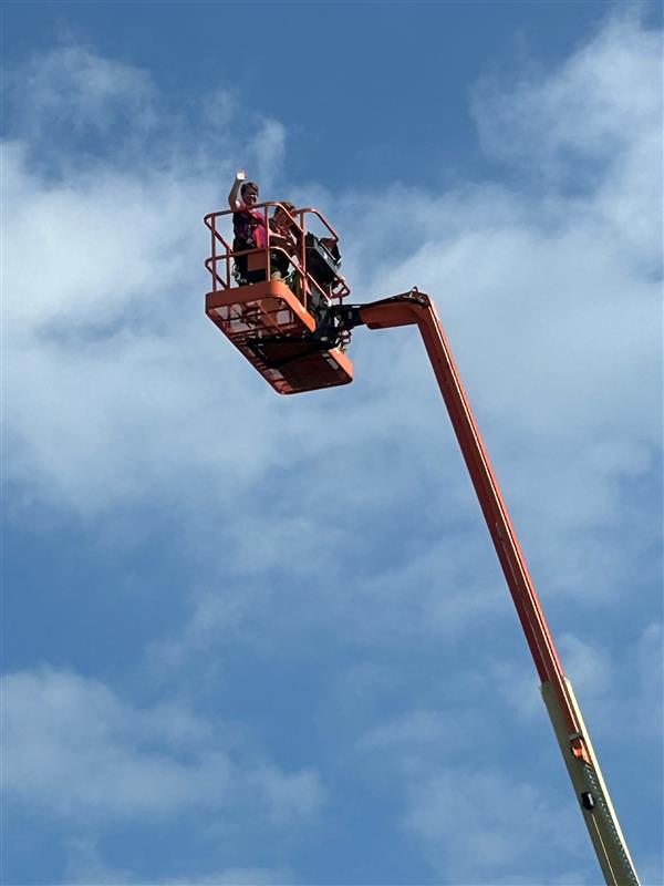 JLG Lift 60 Ft.